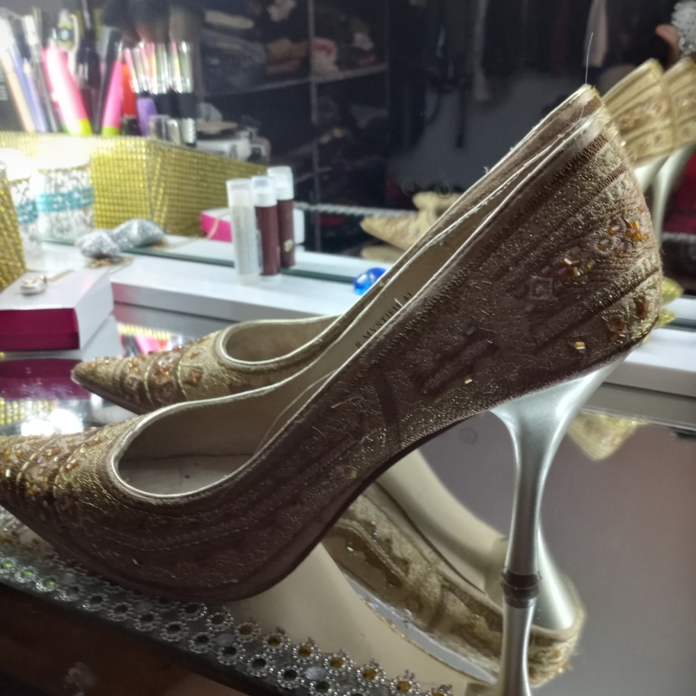 Shoe - Picture 4 of 5